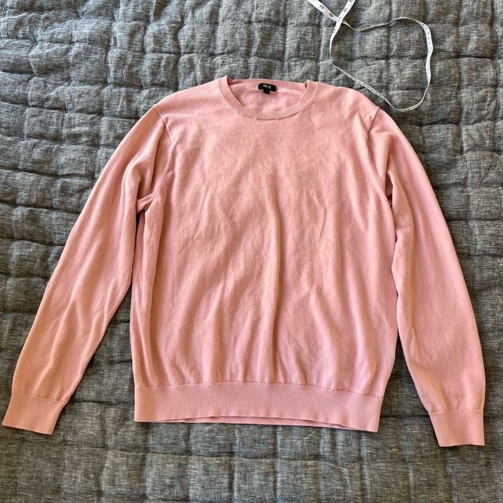 Uniqlo mens pink sweater. size L
